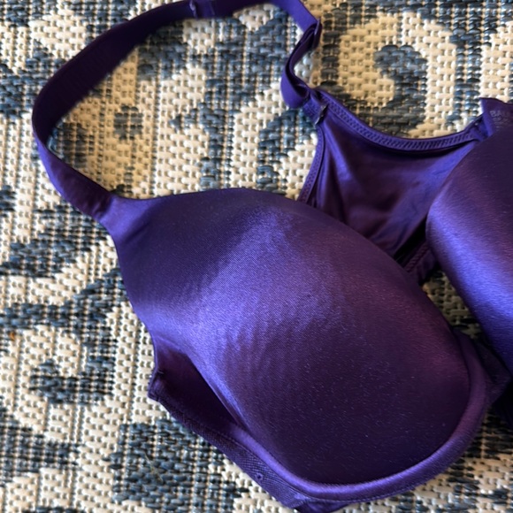 Bali Purple Satin Underwire Bra. Size 38C.  Worn several times. - Picture 2 of 15